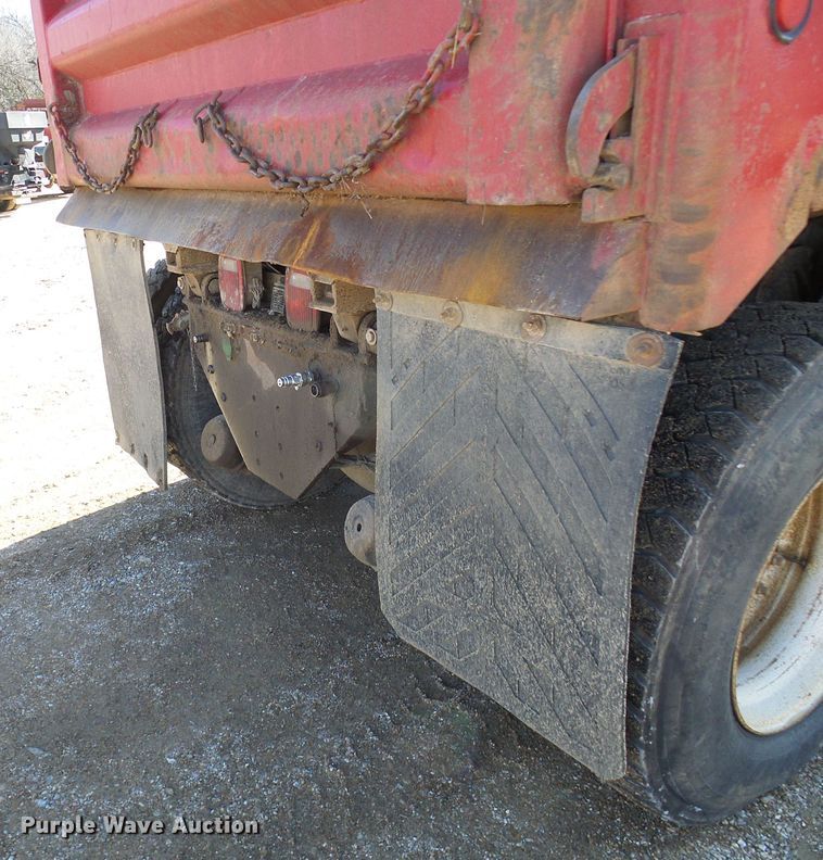image for item DC2756 2002 International 4900  dump truck