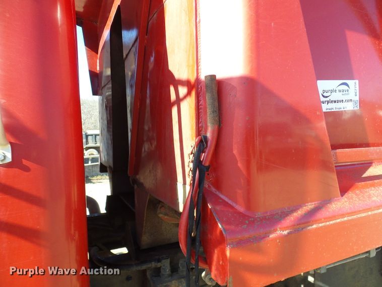 image for item DC2756 2002 International 4900  dump truck