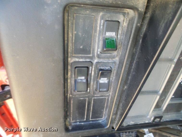 image for item DC2756 2002 International 4900  dump truck