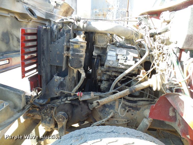 image for item DC2756 2002 International 4900  dump truck