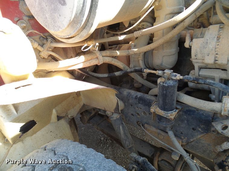 image for item DC2756 2002 International 4900  dump truck