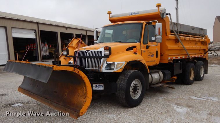 image for item DF6373 2006 International 7400  dump truck