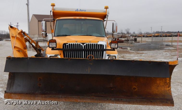 image for item DF6373 2006 International 7400  dump truck