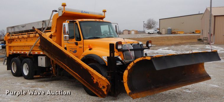 image for item DF6373 2006 International 7400  dump truck