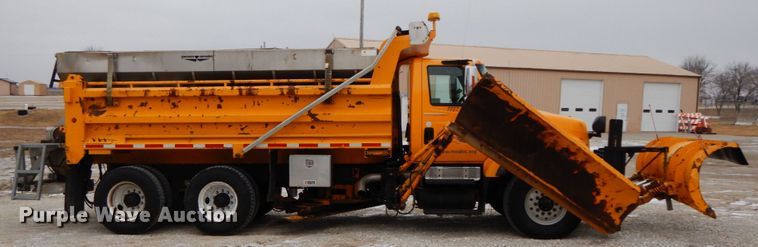 image for item DF6373 2006 International 7400  dump truck