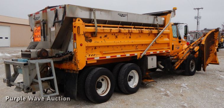 image for item DF6373 2006 International 7400  dump truck