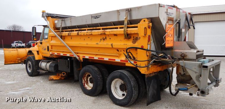 image for item DF6373 2006 International 7400  dump truck