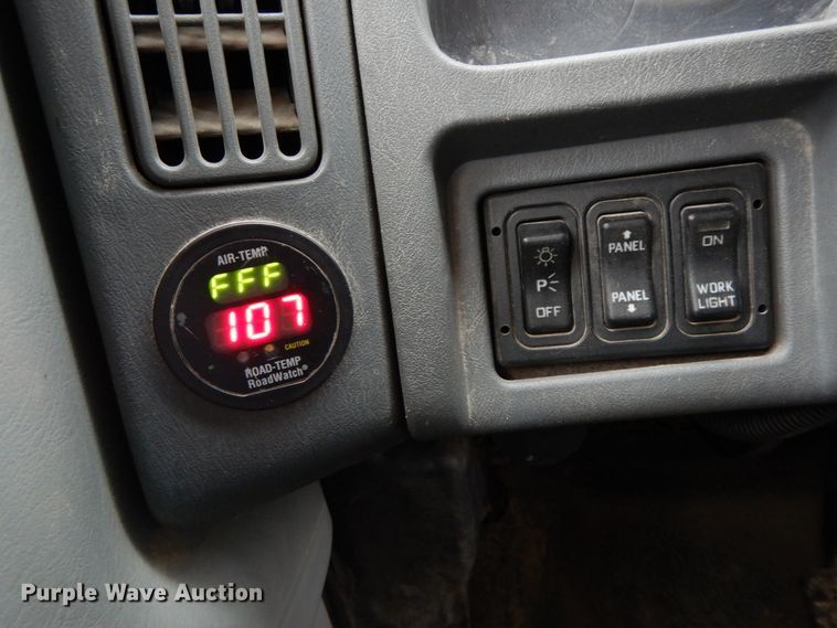 image for item DF6373 2006 International 7400  dump truck