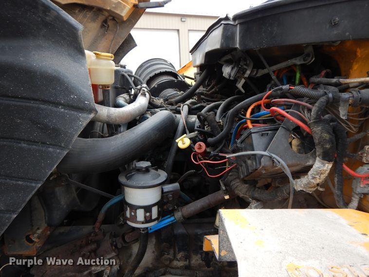 image for item DF6373 2006 International 7400  dump truck