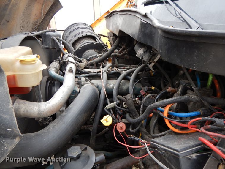 image for item DF6373 2006 International 7400  dump truck