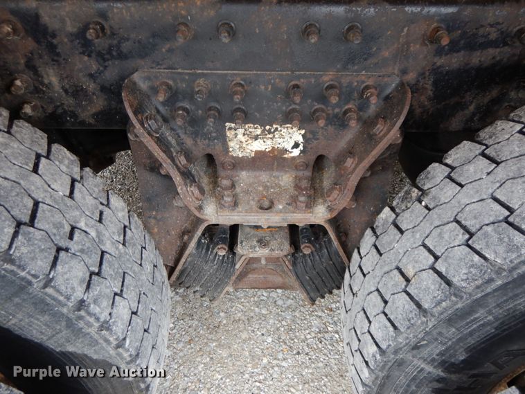 image for item DF6373 2006 International 7400  dump truck