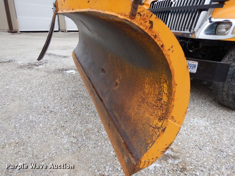 image for item DF6373 2006 International 7400  dump truck