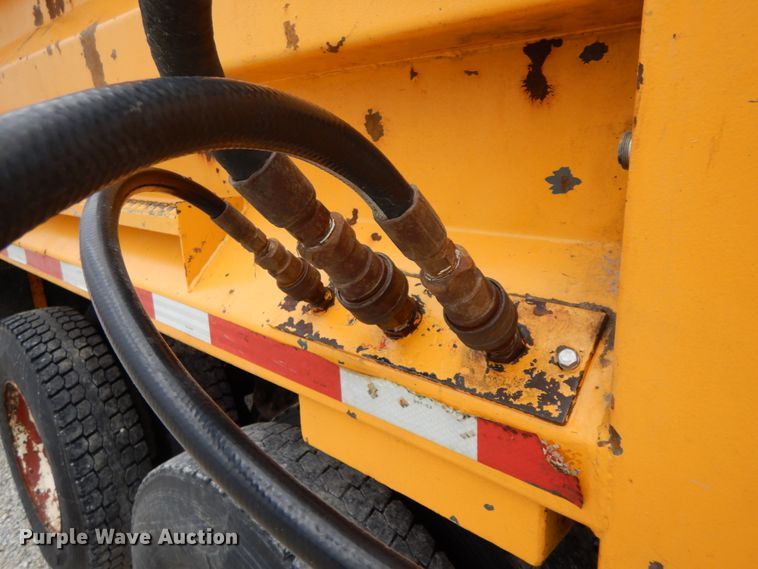 image for item DF6373 2006 International 7400  dump truck