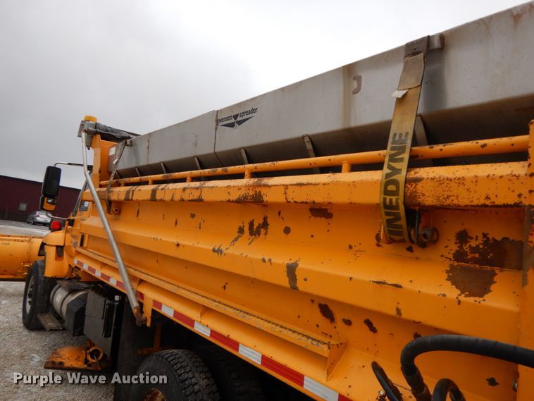 image for item DF6373 2006 International 7400  dump truck