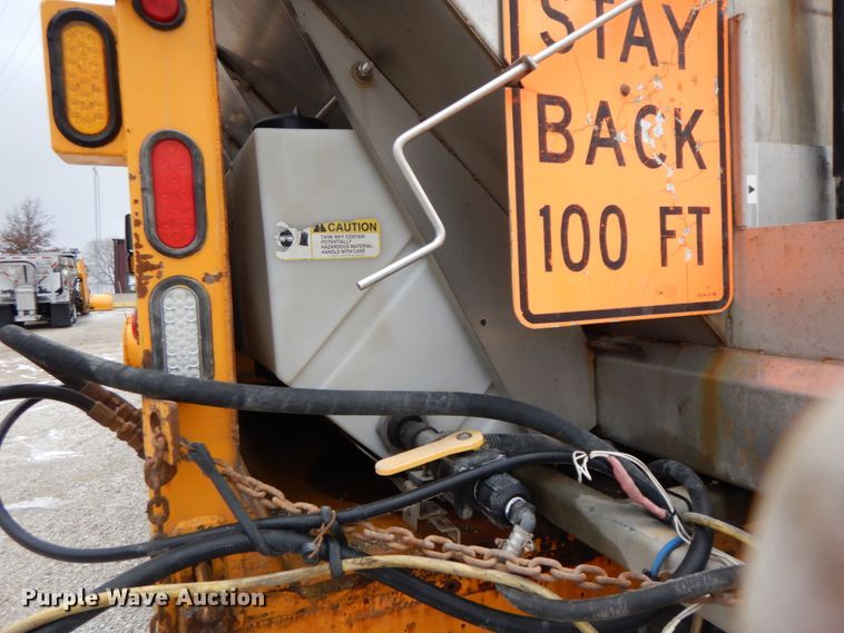 image for item DF6373 2006 International 7400  dump truck