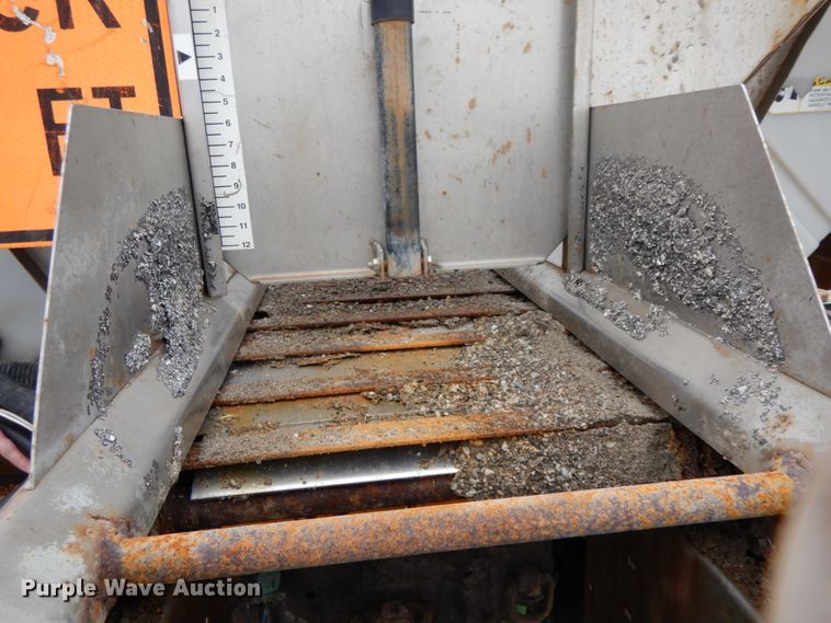 image for item DF6373 2006 International 7400  dump truck