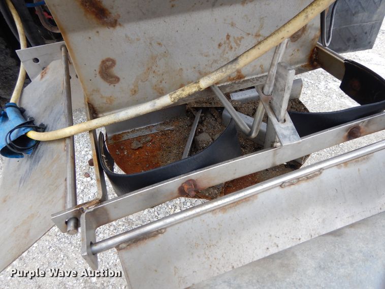 image for item DF6373 2006 International 7400  dump truck