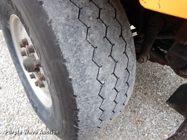 image for item DF6373 2006 International 7400  dump truck