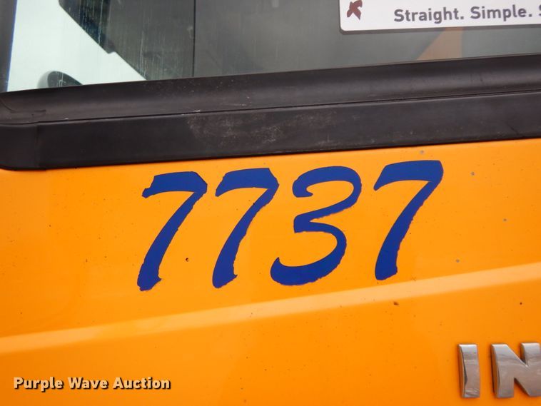 image for item DF6373 2006 International 7400  dump truck