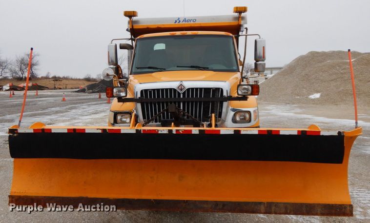 image for item DF6374 2006 International 7400  dump truck