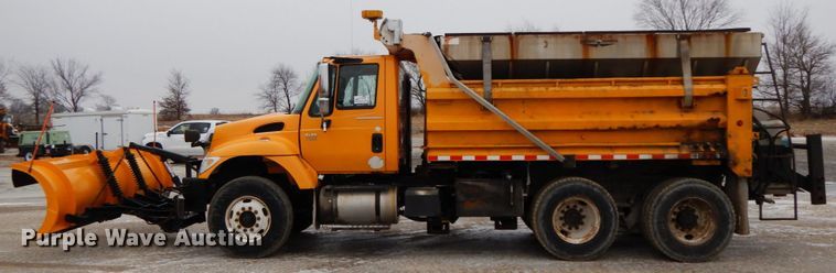 image for item DF6374 2006 International 7400  dump truck