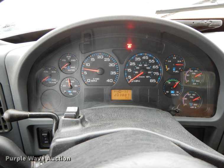 image for item DF6374 2006 International 7400  dump truck