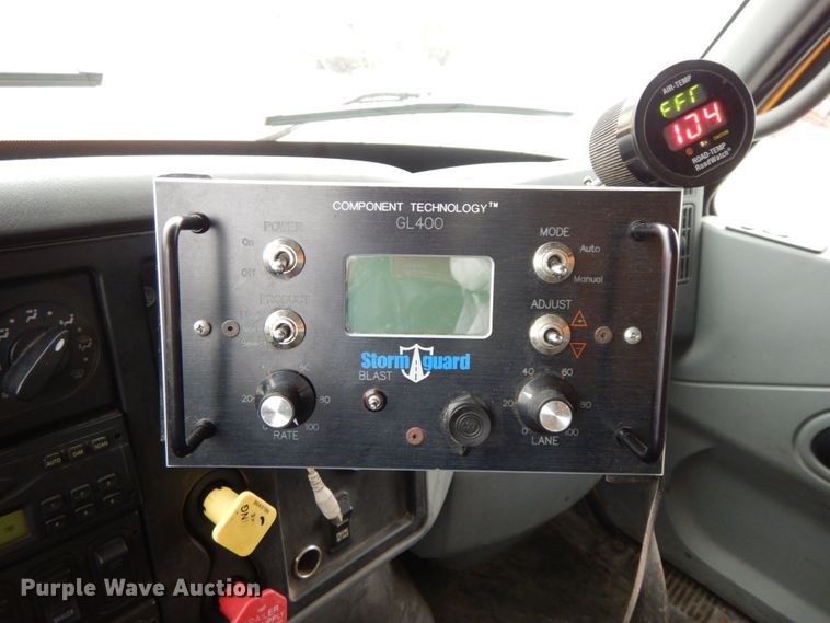 image for item DF6374 2006 International 7400  dump truck