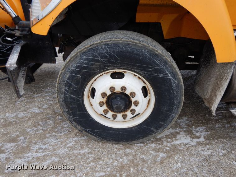 image for item DF6374 2006 International 7400  dump truck