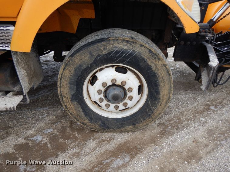 image for item DF6374 2006 International 7400  dump truck