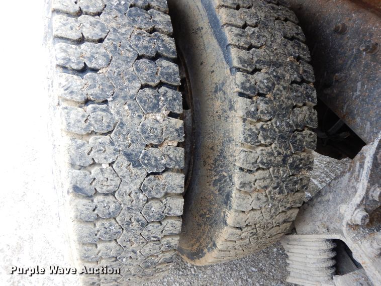 image for item DF6374 2006 International 7400  dump truck