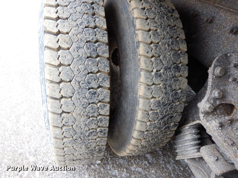 image for item DF6374 2006 International 7400  dump truck