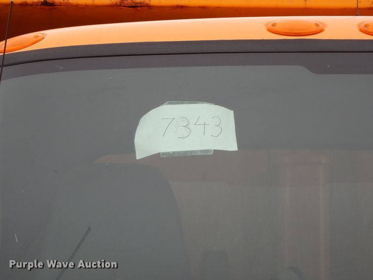 image for item DF6374 2006 International 7400  dump truck