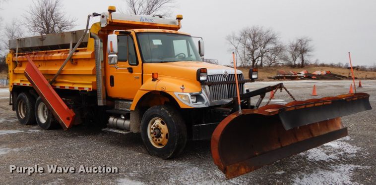 image for item DF6375 2006 International 7400  dump truck