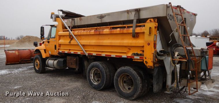 image for item DF6375 2006 International 7400  dump truck