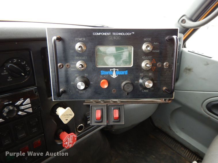 image for item DF6375 2006 International 7400  dump truck