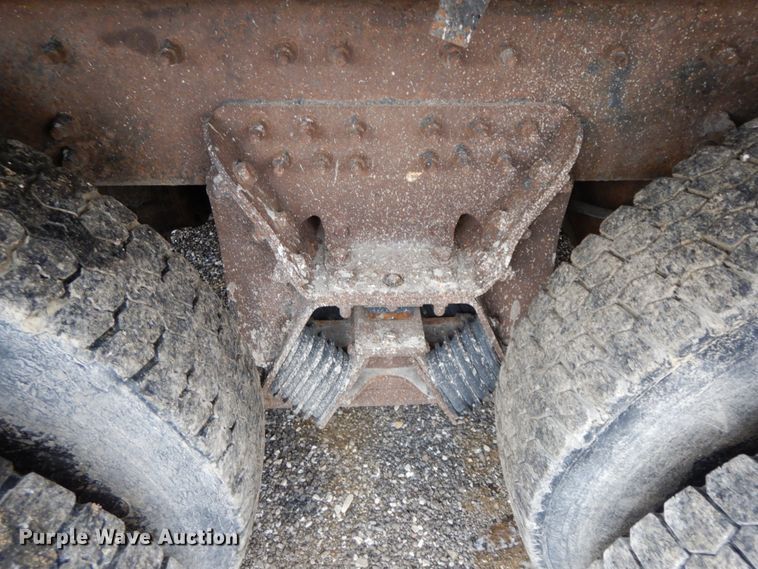 image for item DF6375 2006 International 7400  dump truck