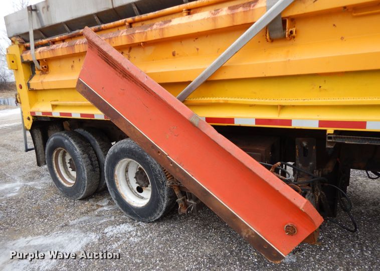 image for item DF6375 2006 International 7400  dump truck