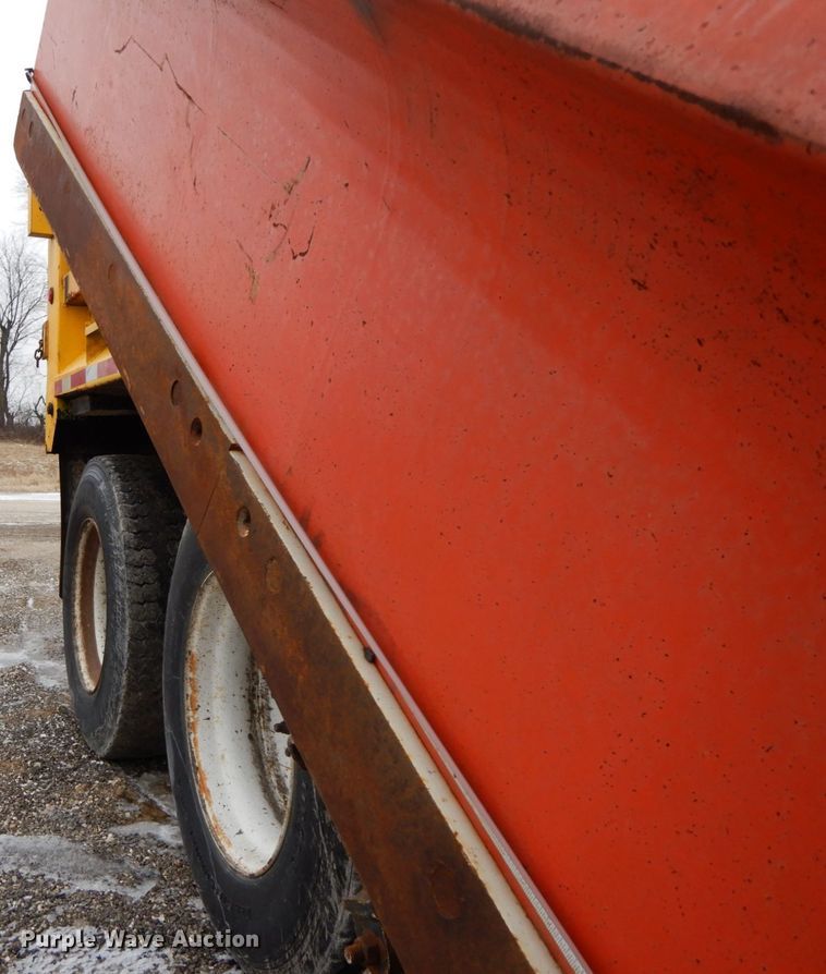 image for item DF6375 2006 International 7400  dump truck