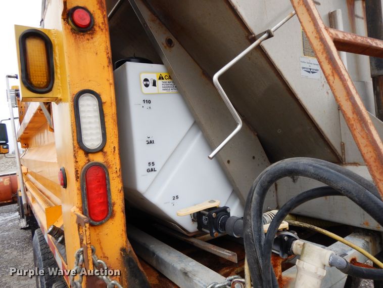 image for item DF6375 2006 International 7400  dump truck