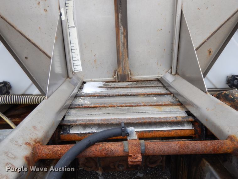 image for item DF6375 2006 International 7400  dump truck