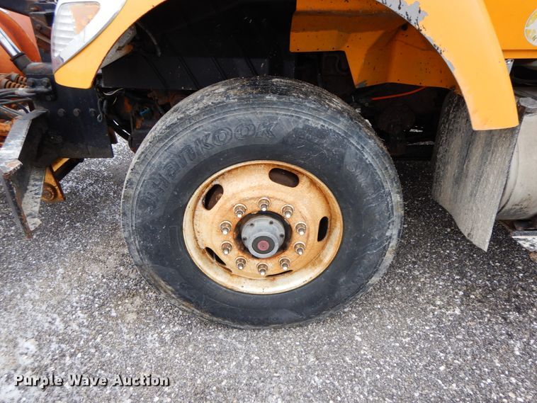 image for item DF6375 2006 International 7400  dump truck