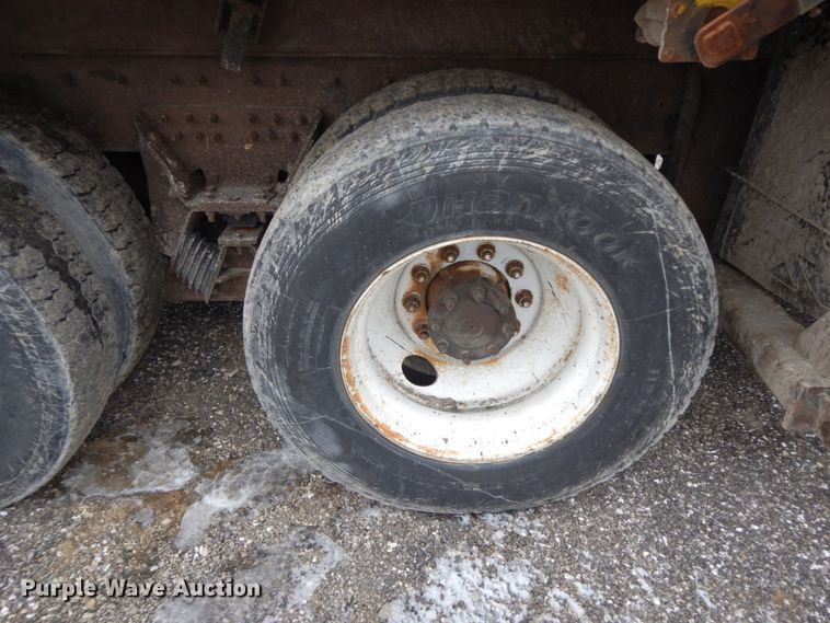 image for item DF6375 2006 International 7400  dump truck