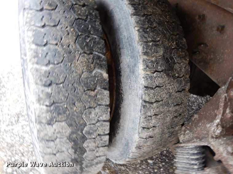 image for item DF6375 2006 International 7400  dump truck