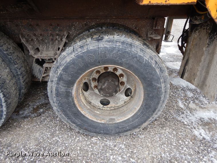 image for item DF6375 2006 International 7400  dump truck