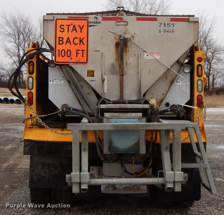 image for item DF6377 2004 International 7400  dump truck