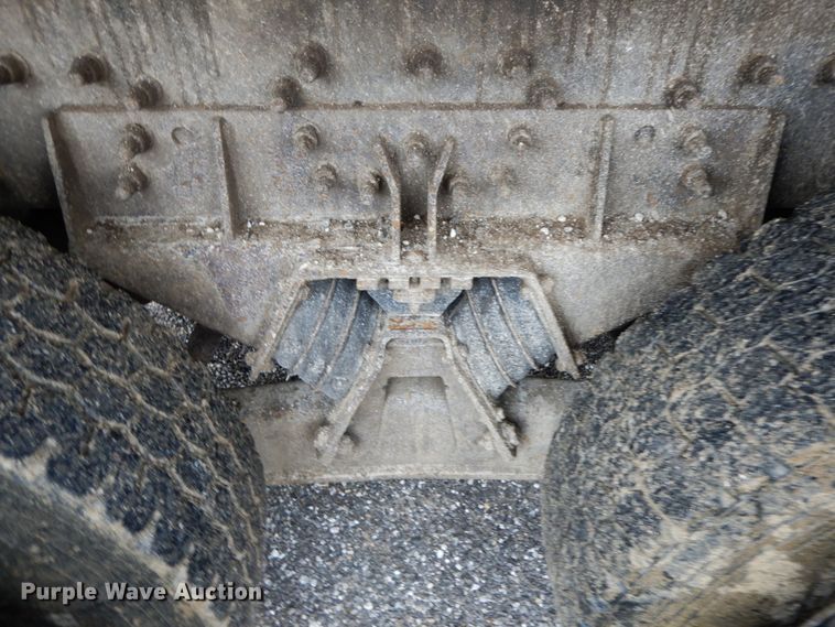 image for item DF6377 2004 International 7400  dump truck