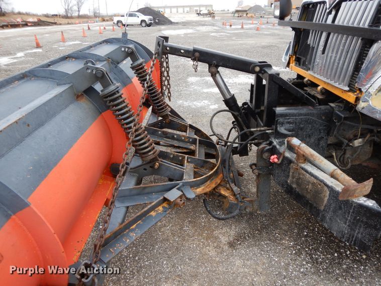 image for item DF6377 2004 International 7400  dump truck