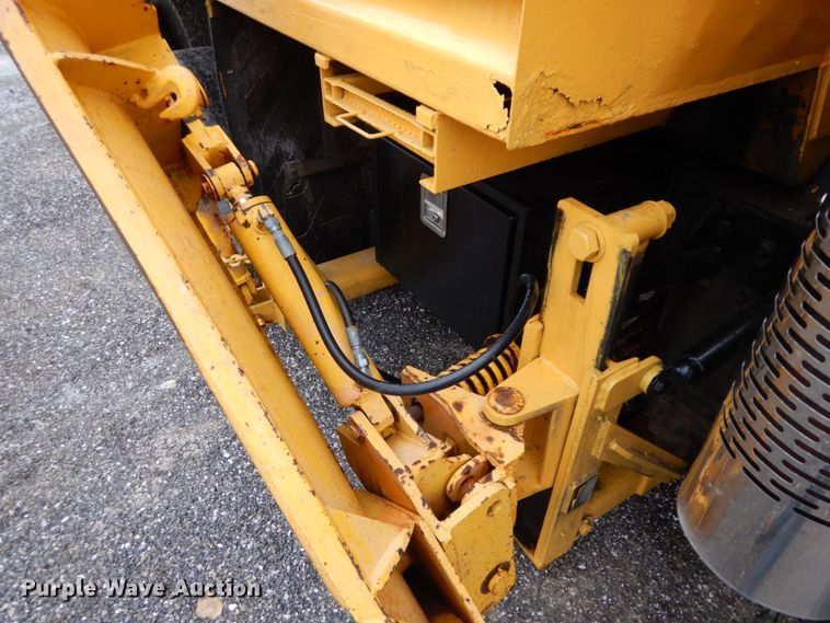 image for item DF6377 2004 International 7400  dump truck