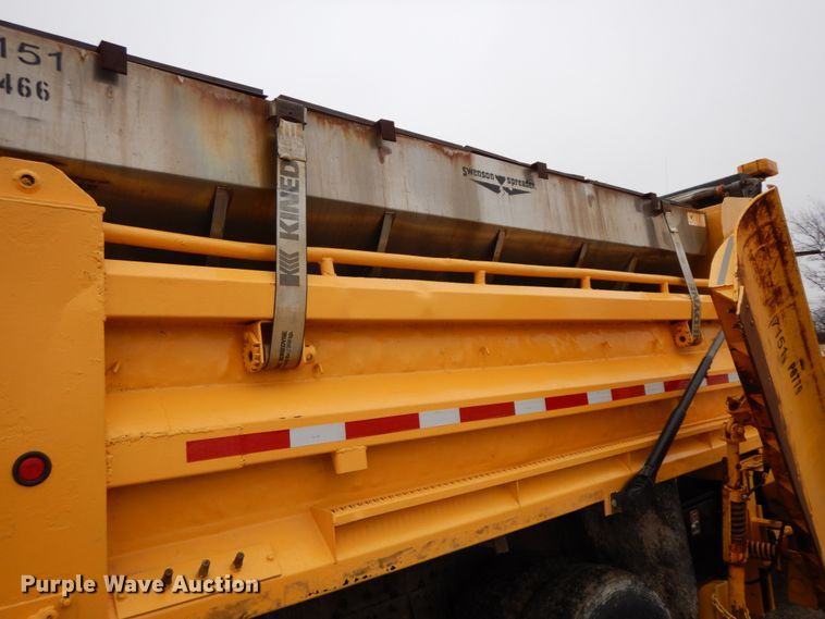 image for item DF6377 2004 International 7400  dump truck