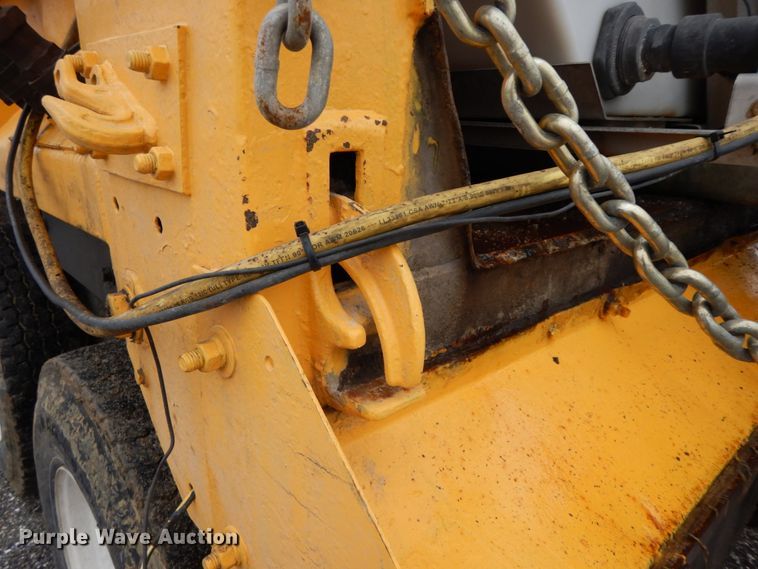 image for item DF6377 2004 International 7400  dump truck